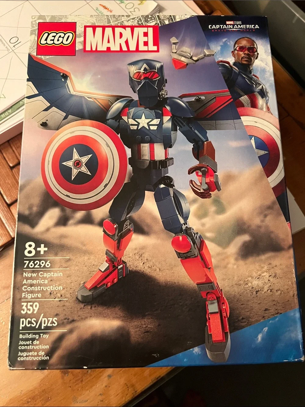 LEGO Marvel Captain America Buildable Action Figure — Blue & Red
